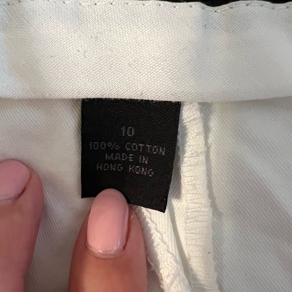 White skirt - Picture 4 of 5